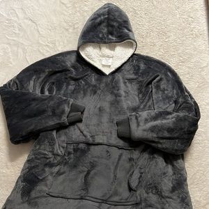 NWOT Oversized Sherpa Blanket Hoodie